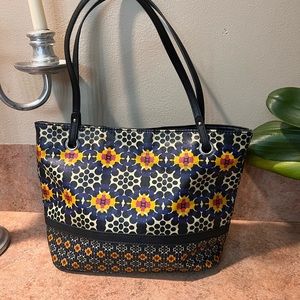 Beautiful tote floral bag use like new